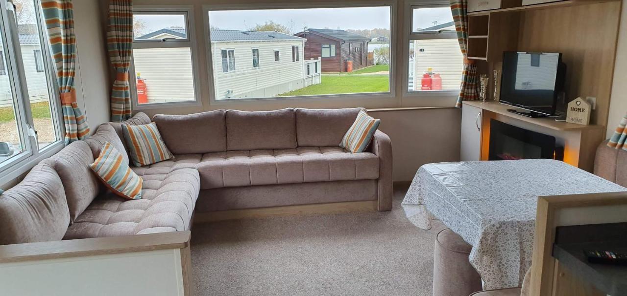 Ksr Hot Tub Holiday Home At Tattershall Lakes 외부 사진