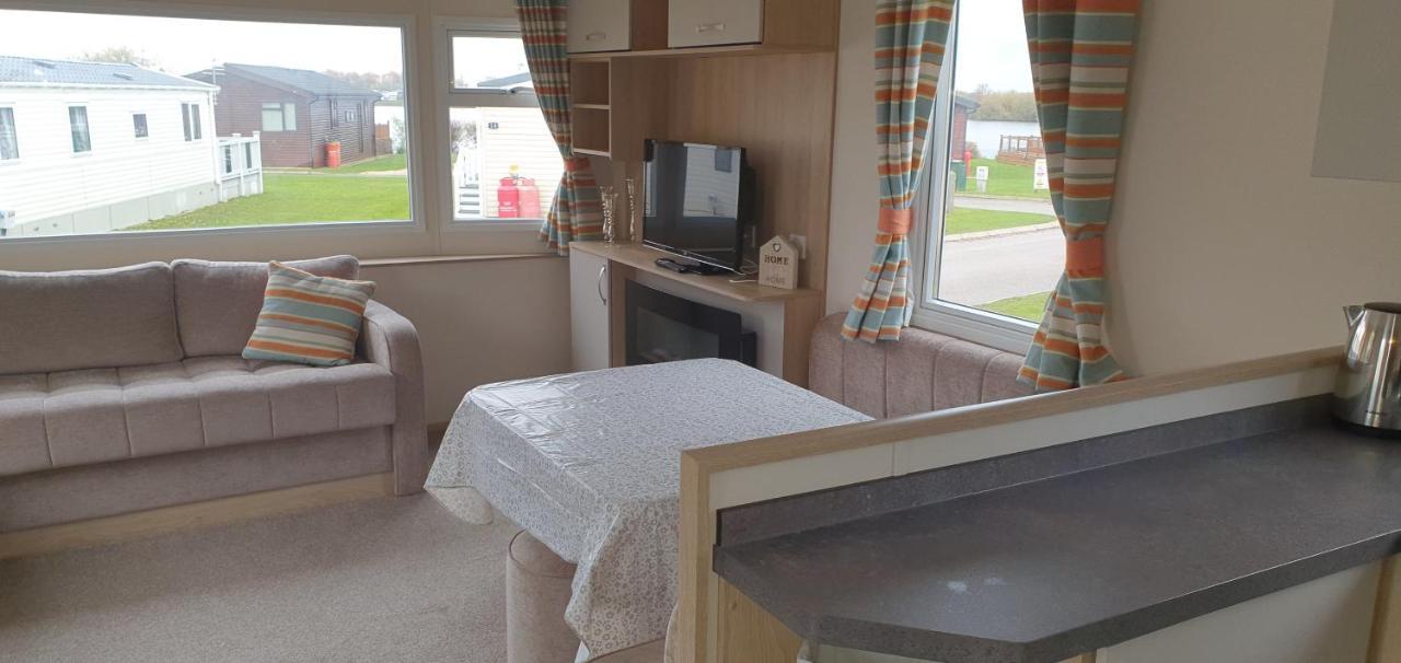 Ksr Hot Tub Holiday Home At Tattershall Lakes 외부 사진